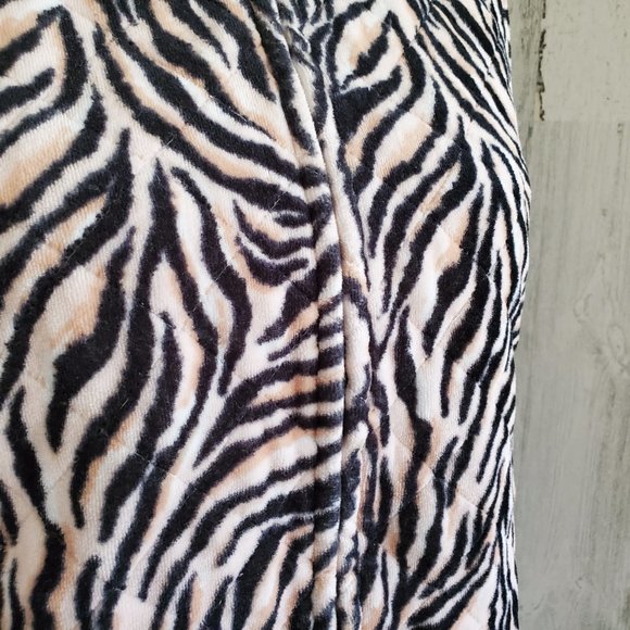 CHARTER CLUB ZEBRA PRINT FUZZY VEST - Picture 4 of 5